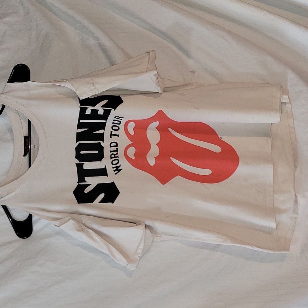 Cutt Off Shoulder Rolling Stones World Tour Band Tee